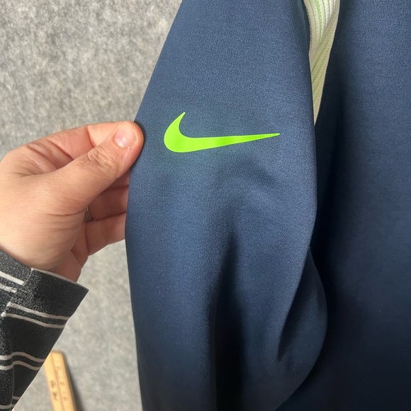 NFL Nike Men Large Navy and Green Therma-Fit Pullover Hoodie - Picture 9 of 10